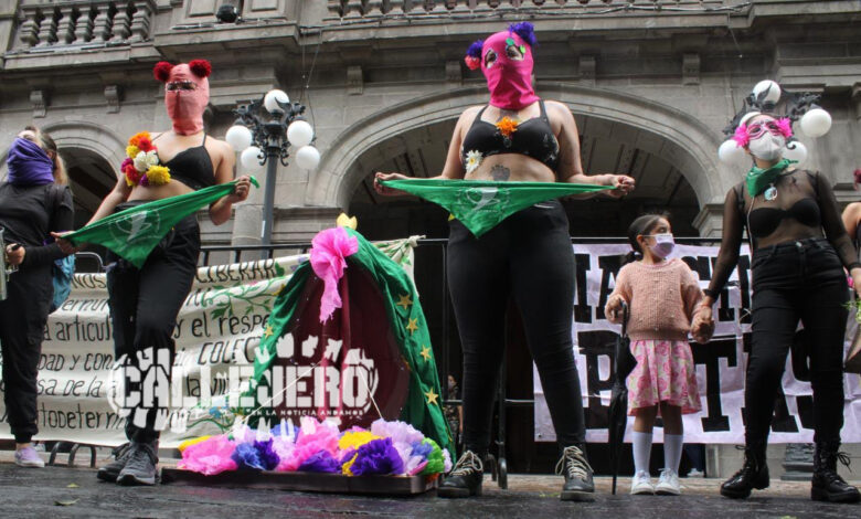 feministas, marcha, aborto, Palacio Municipal