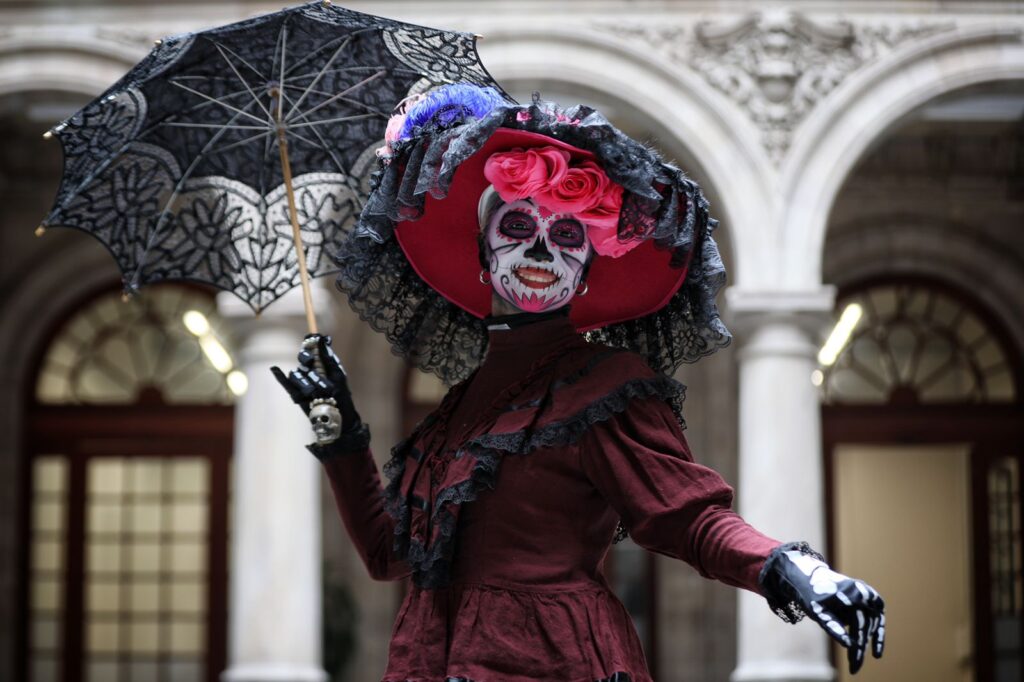 calaveras monumentales, Mega Ofrenda, CDMX, Claudia Sheinbaum