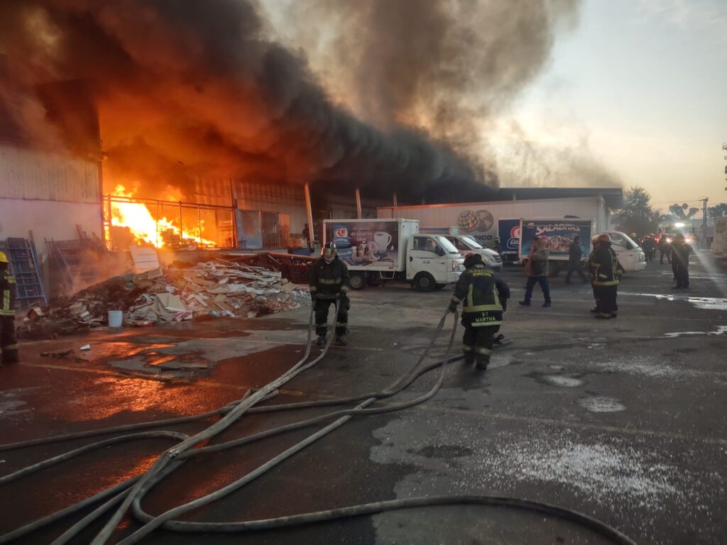 incendio, Sabritas, parque industrial 5 de Mayo, Puebla, Bomberos, Protección Civil