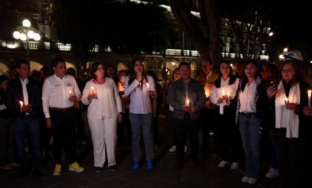 velas por la paz, Carolina Beauregard, julián Rendón, Ana Tere Aranda, Carlos Martínez Amador