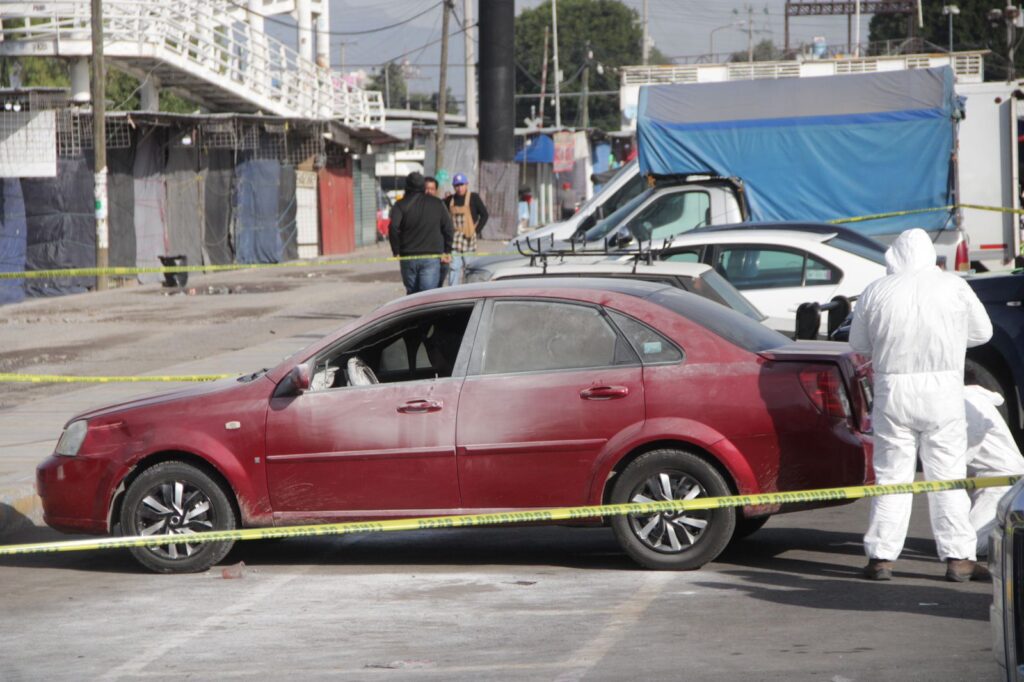 encajuelado, Mercado Hidalgo, incendio, calcinado, Policía Municipal, Protección Civil, peritos, Fiscalía