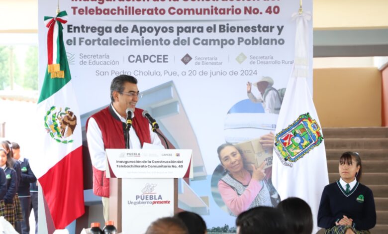 Gobierno de Puebla, Sergio Salomón Céspedes, Telebachillerato Comunitario 40, San Pedro Cholula, Paola Angón