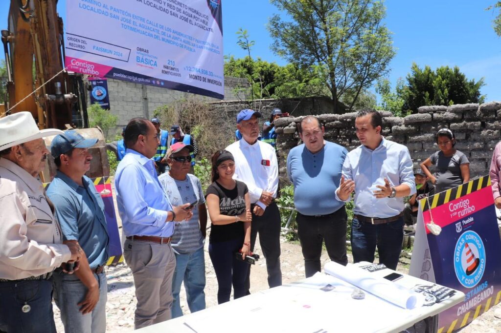 Ayuntamiento de Puebla, pavimentación con concreto hidráulico, El Aguacate