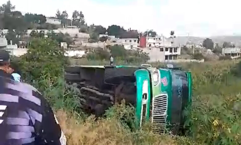 Volcadura, transporte público, Azumiatla, ruta S5, lesionados