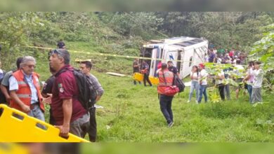 Volcadura, Nauzontla, autobús de pasajeros, Sierra Norte, Protección Civil Estatal