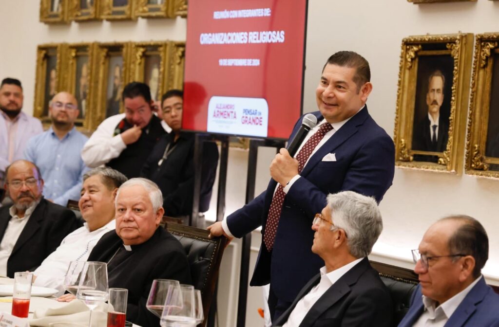 Alejandro Armenta, gobernador electo de Puebla, Arzobispo Víctor Sánchez, Iglesia, Puebla