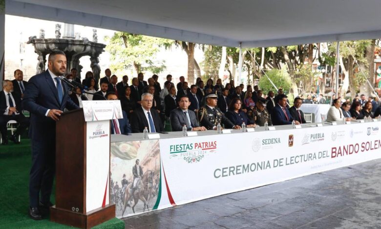 Ayuntamiento de Puebla, aniversario de independencia, actos cívicos, Adán Domínguez Sánchez