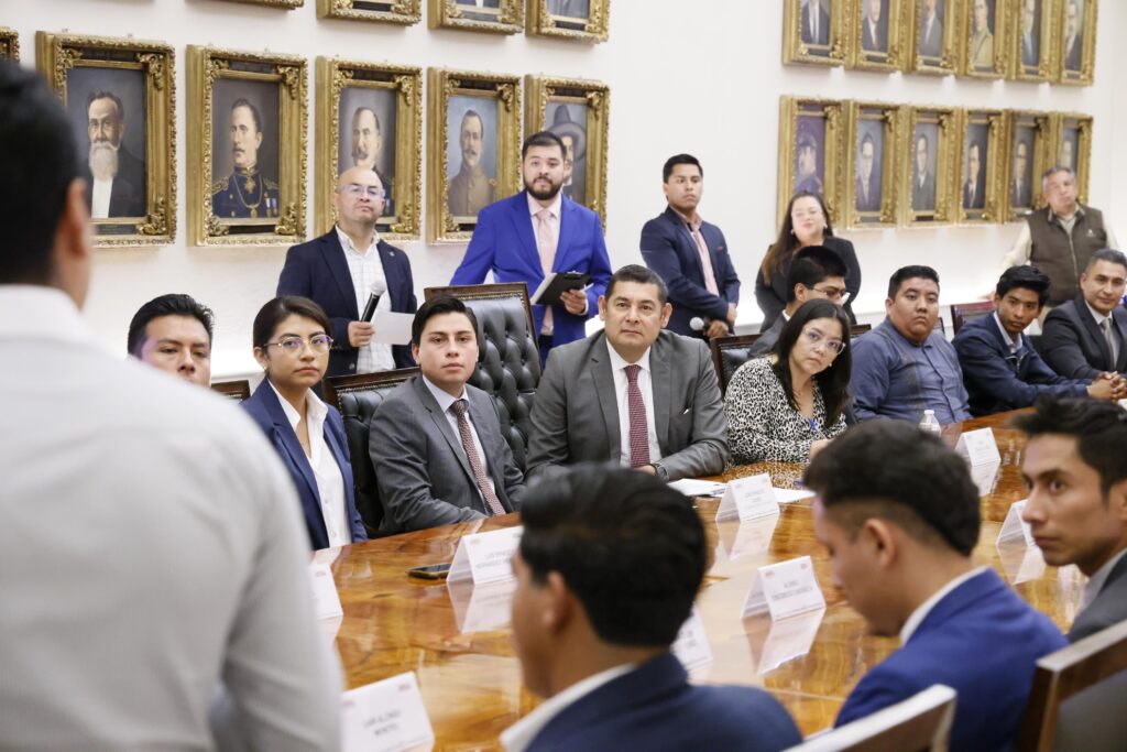 Alejandro Armenta, gobernador electo, liderazgos juveniles