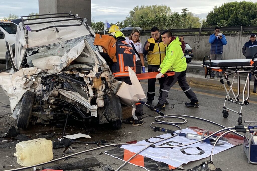 Choque, autopista México-Puebla, lesionados, prensado, SSP, PC Municipal