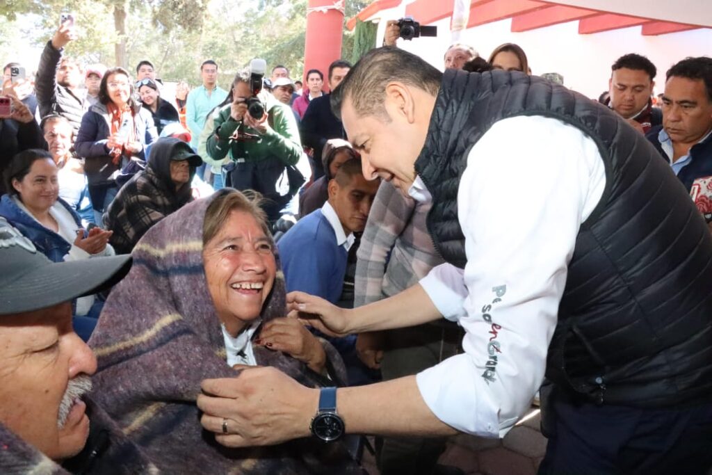 Alejandro Armenta, gobernador, Puebla, programa Invierno Seguro Dormitorio Seguro