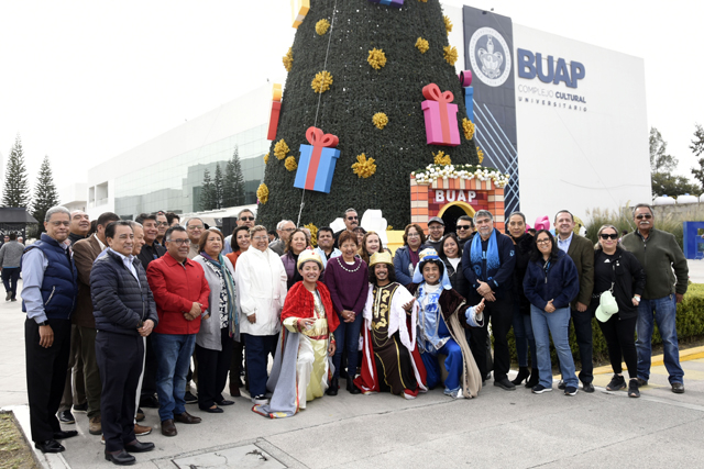 BUAP, Lilia Cedillo, Reyes Magos, Dona un Juguete