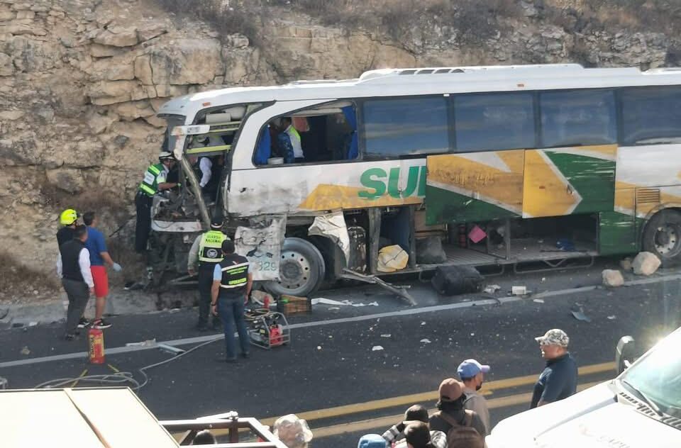 accidente, choque, autopista Cuacnopalan-Oaxaca, Tehuacán, Línea Sur