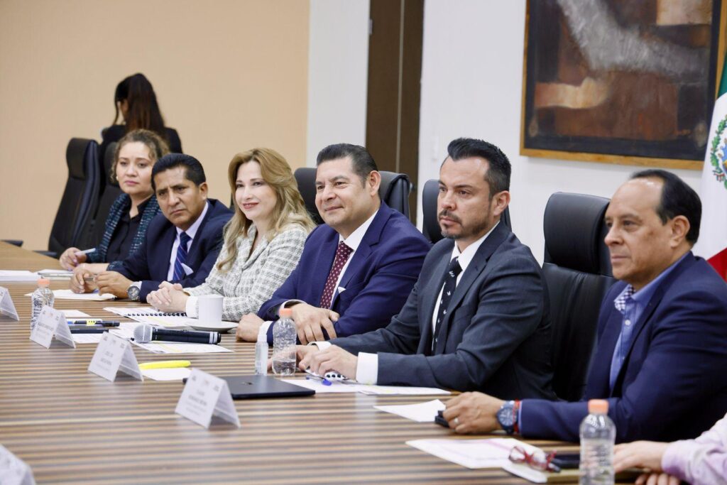 empresarios, Patronato SEDIF, Alejandro Armenta, Gobierno de Puebla, Ceci Arellano