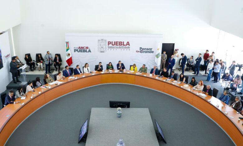 Gobierno de Puebla, maquinaria, mantenimiento, carreteras, Alejandro Armenta