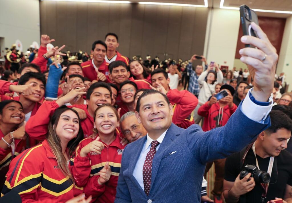 Gobierno de Puebla, centro deportivo Flor del Bosque, estímulos para deportistas