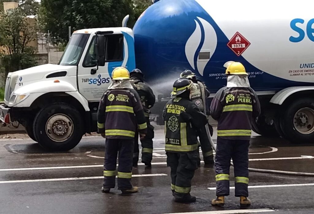 fuga de gas, Periférico, colonia Casablanca, Bomberos, Protección Civil