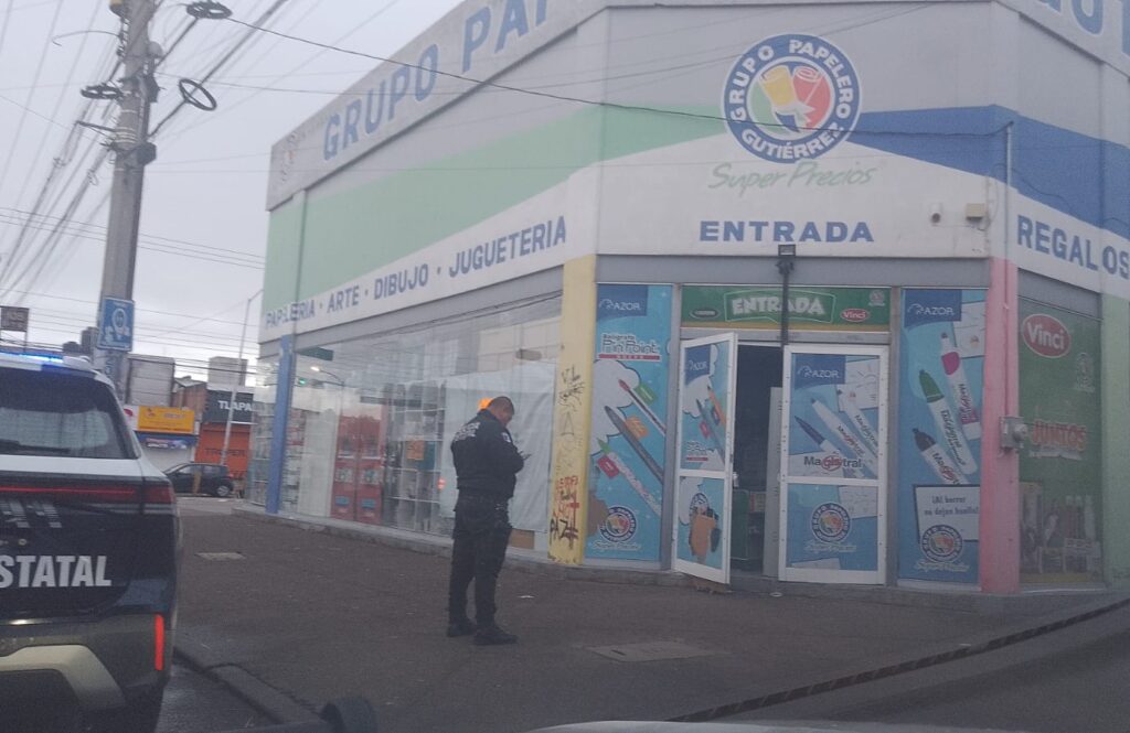 cristalazo, papelería, salón social, Loma Bella, SSC, seguridad, robo