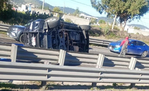 volcadura, actos de rapiña, Amozoc, autopista Puebla-Orizaba