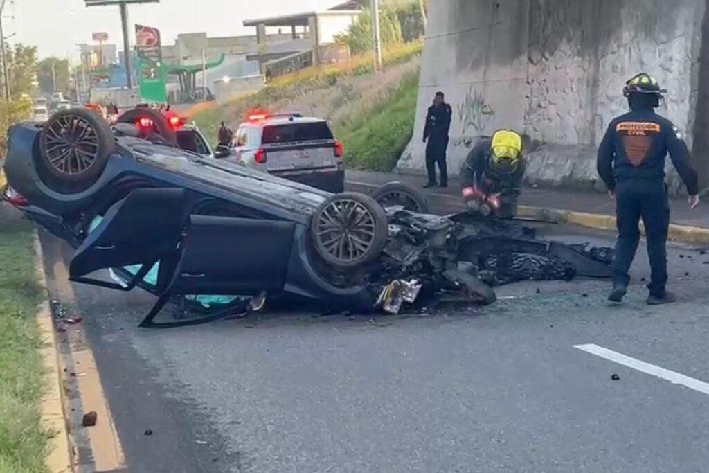 accidente, Cupra, autopista México-Puebla, carretera federal a Tlaxcala, cuerpos de emergencia, lesionado