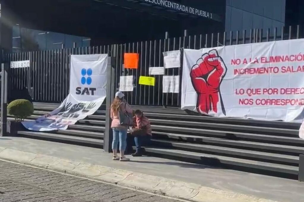 manifestación, trabajadores de confianza, SAT, movimiento nacional, incremento salarial
