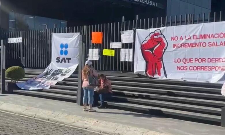 manifestación, trabajadores de confianza, SAT, movimiento nacional, incremento salarial
