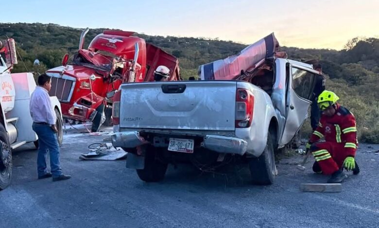 choque, accidente, Tepexi de Rodríguez, tres muertos, Ixcaquixtla