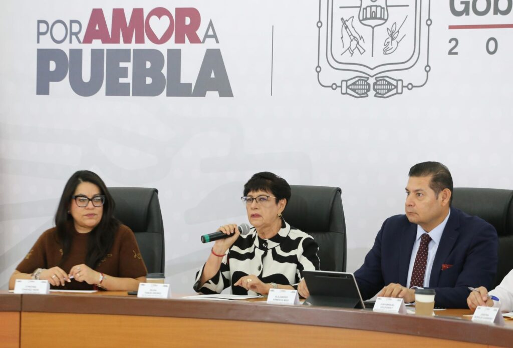 Gobierno de Puebla, licencia mercantil, Uber, DiDi