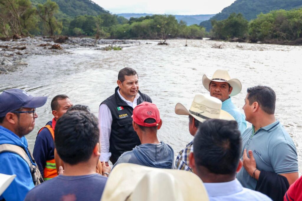 Gobierno de Puebla, Alejandro Armenta, Jopala, Chicontla, desbordamiento de río, Frente Frío número 16