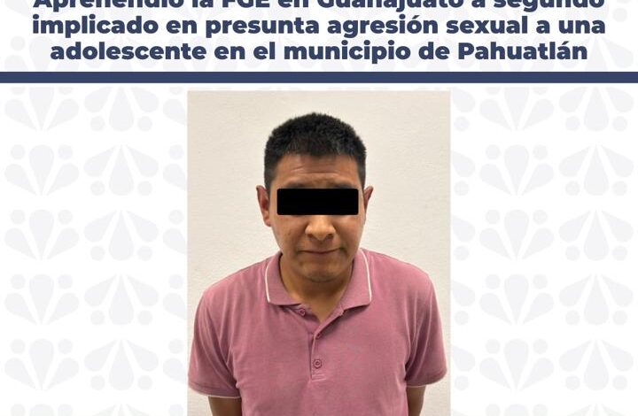 *GUÍAS* 1.- Sujetos desconocidos ejecutaron a un joven de 25 años, tras dispararle en el rostro, en calles de Bosques de Santa Anita. 2.- El conductor de un KIA blanco murió tras incrustarse en la barra de contención del Periférico a la altura de Cuautlancingo. 3.- Dos jóvenes que eran primos, murieron la noche del sábado al destrozar su motocicleta deportiva en la federal a Tehuacán. 4.- Otro motociclista murió impactado por un camión de la línea Altiplanos en la Ramal Aeropuerto, la mañana de este domingo. 5.- La BUAP confirmó el deceso de un alumno de preparatoria en Amozoc, tras un accidente de motocicleta la semana pasada, en la federal a Tehuacán. 6.- El conductor de una vagoneta perdió la vida al chocar contra un árbol en la Sierra Norte de Puebla. 7.- Dos hermanos de oficio obreros, fueron ejecutados en calles del cuarto barrio de Huejotzingo, por sujetos que lograron darse a la fuga. 8.- Agentes ministeriales detuvieron en Guanajuato a un segundo implicado en el caso de violación de una menor de edad, en Pahuatlán.