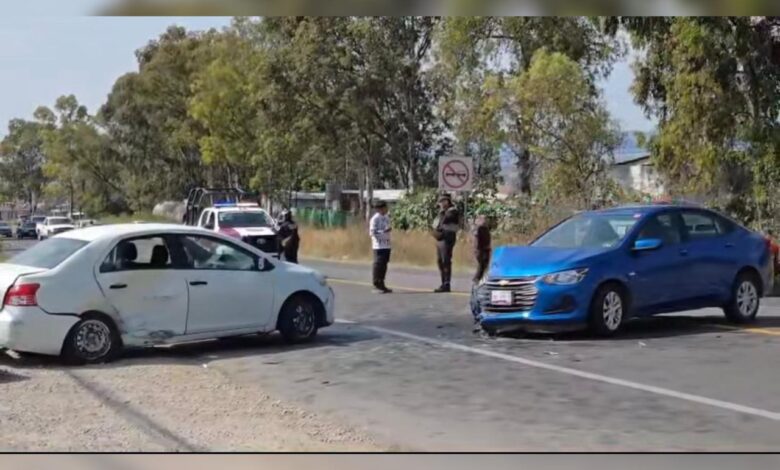 choque frontal, accidente, Puebla-Atlixco, lesionado, Santa Isabel Cholula