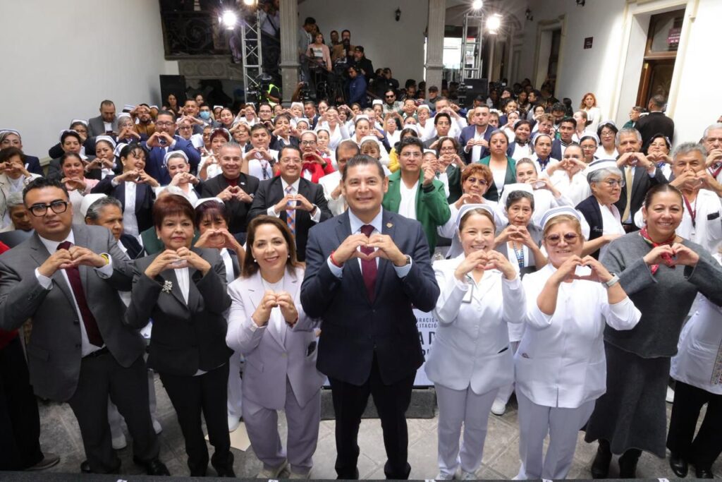 Gobierno de Puebla, trabajadores del sector Salud, Alejandro Armenta, Casa de la Enfermería