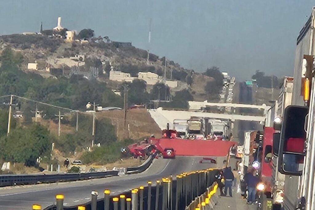 volcadura, tractocamión, Acatzingo, Puebla-Orizaba, Guardia Nacional, Capufe