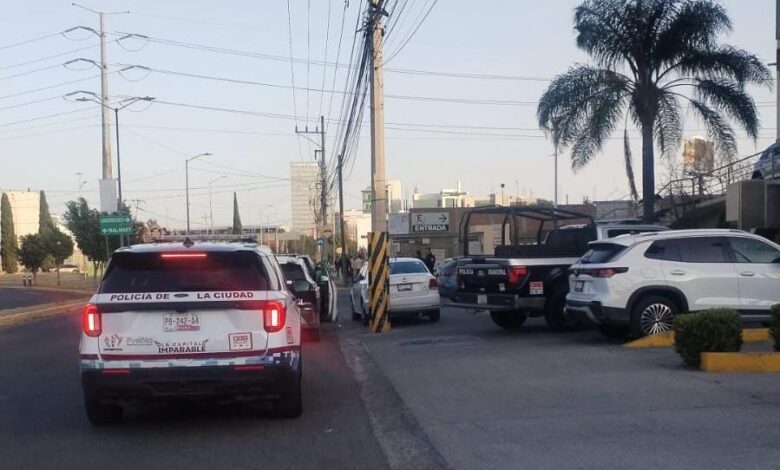 baleado, Avenida del Sol, Villas de Atlixco, robo de vehículo, Laboratorios Exakta, Policía Estatal, Hospital Puebla