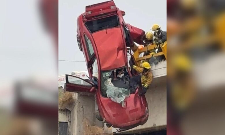 volcadura, Periférico, Av. Ferrocarril, Santiago Momoxpan, San Pedro Cholula, Cuautlancingo, SSP, Bomberos, rescate
