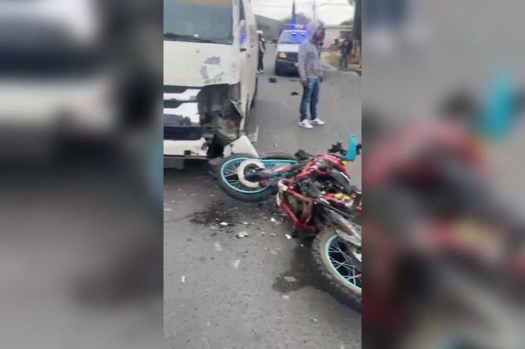 choque, motociclista, Acajete, microbús, transporte público, exceso de velocidad