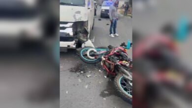 choque, motociclista, Acajete, microbús, transporte público, exceso de velocidad
