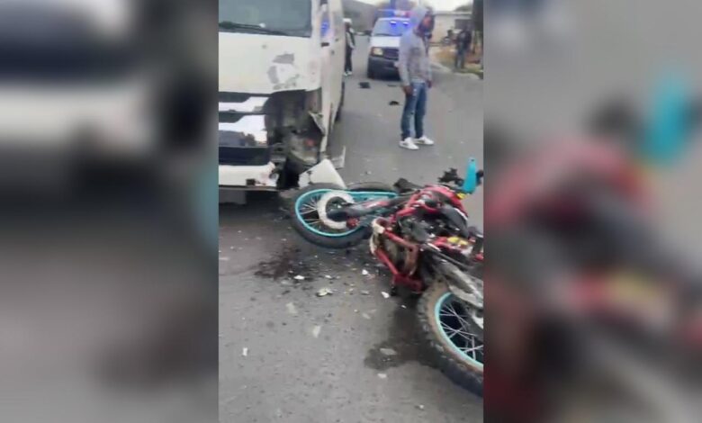 choque, motociclista, Acajete, microbús, transporte público, exceso de velocidad