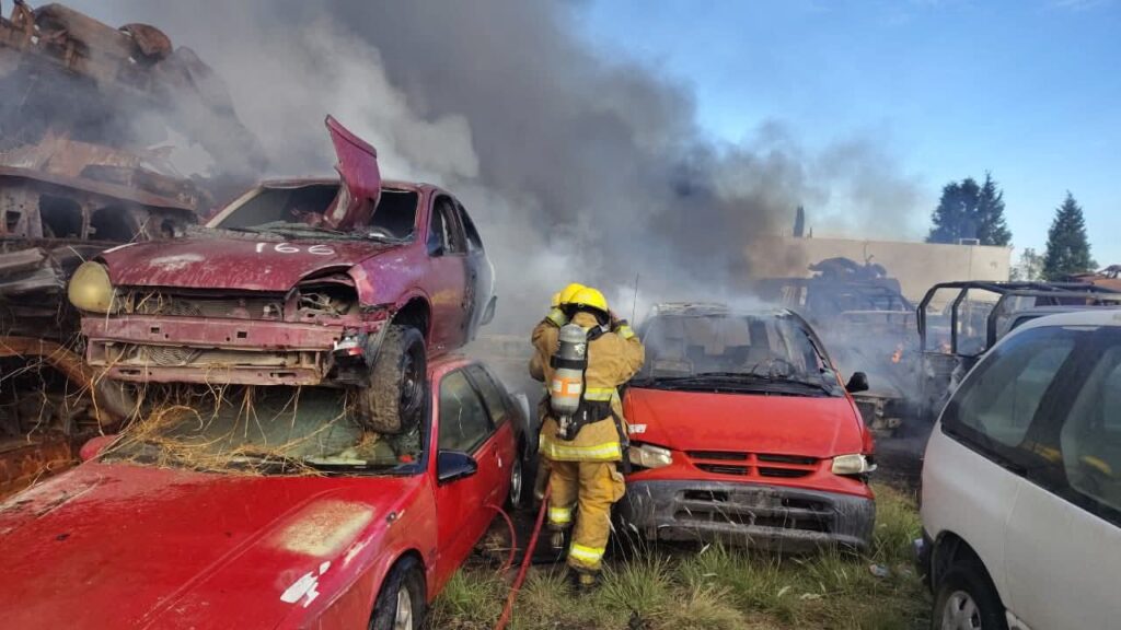 incendio, corralón, colonia Nuevo León, Cuautlancingo, Bomberos, Protección Civil