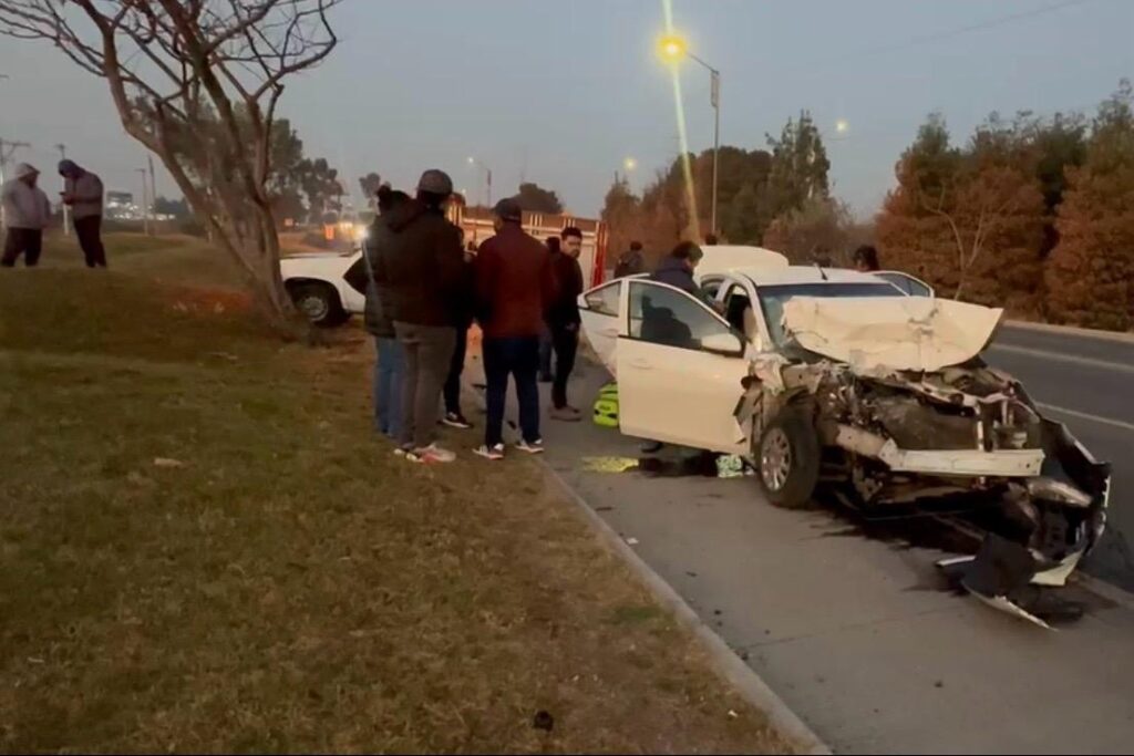 choque, accidente, Uber, Periférico Ecológico, Cuautlancingo, lesionados, Proximidad de Caminos
