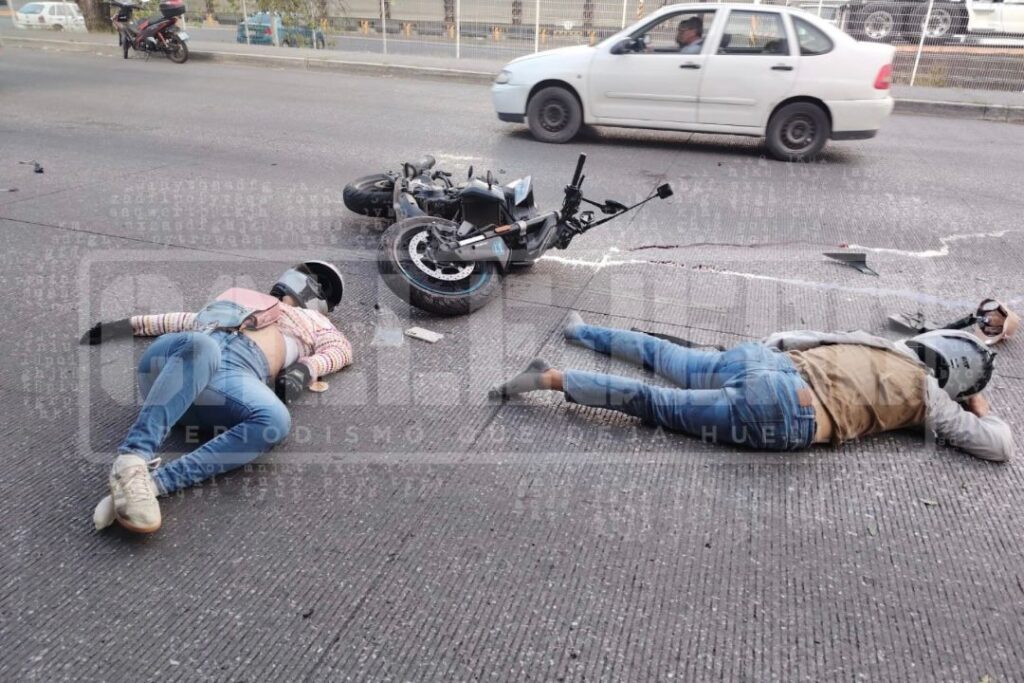 accidente, motociclistas, Bulevar 18 de Noviembre, parque industrial Puebla 2000, tractocamión