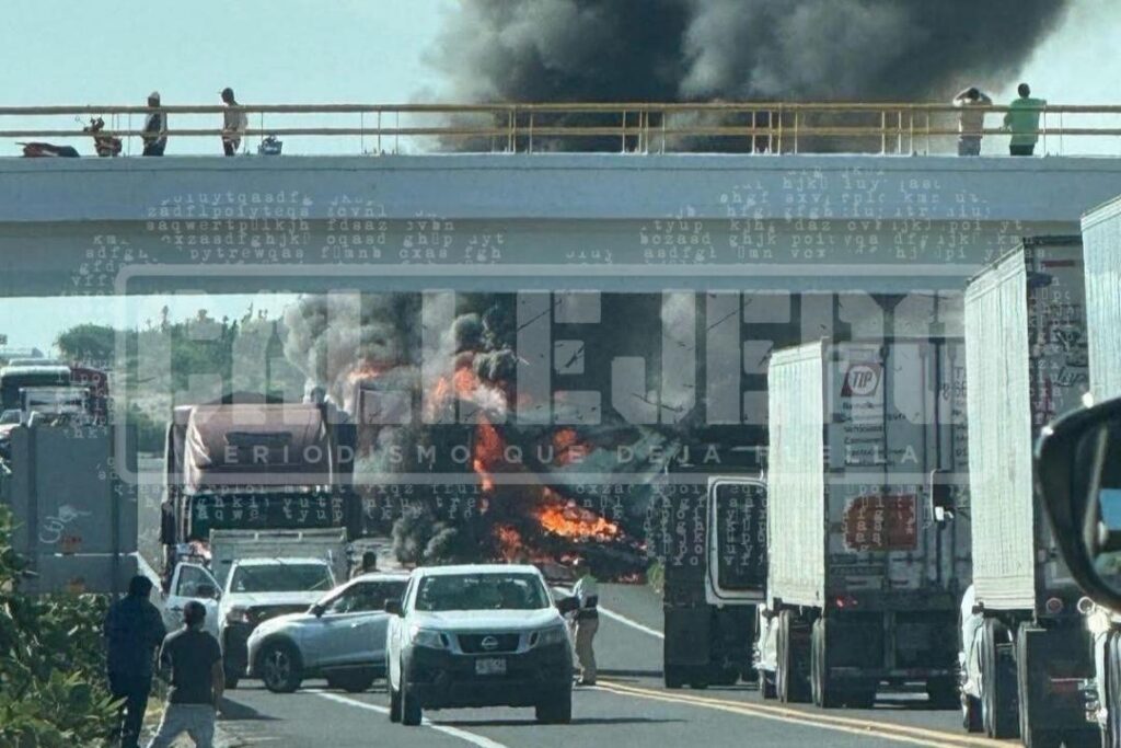 volcadura, incendio, tractocamión, accidente, Cuacnopalan-Oaxaca, Tehuacán, PC, Bomberos, Capufe