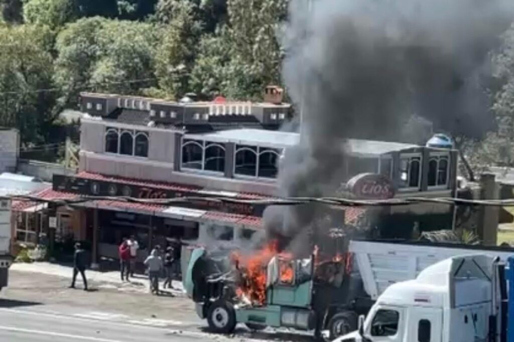 autopista, obra, México-Puebla, Tlahuapan, encapuchados, conflicto de sindicatos, incendio, balazos, Guardia Nacional, SSP