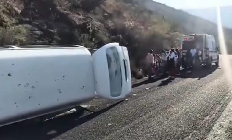 volcadura, transporte público, Coxcatlán, carretera Tehuacán-Tlacotepec de Díaz, lesionados