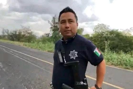 libertad de prensa, reportero, Tehuacán, policía suspendido, Iván González