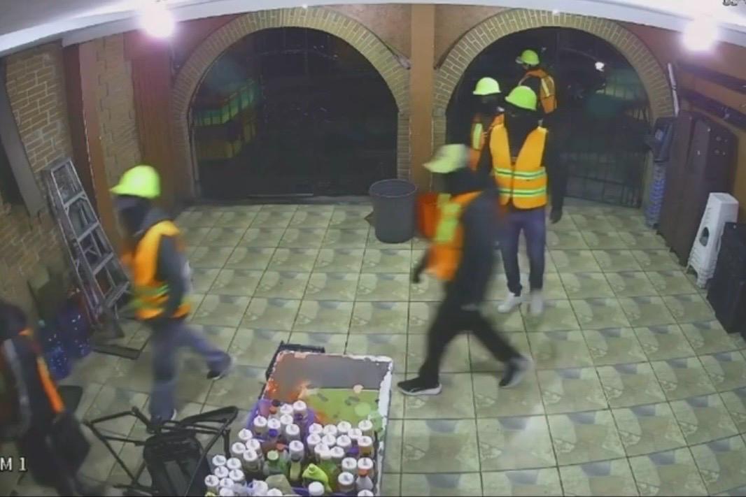 asalto, obras de mantenimiento, Zaragoza, Coyote Burguer