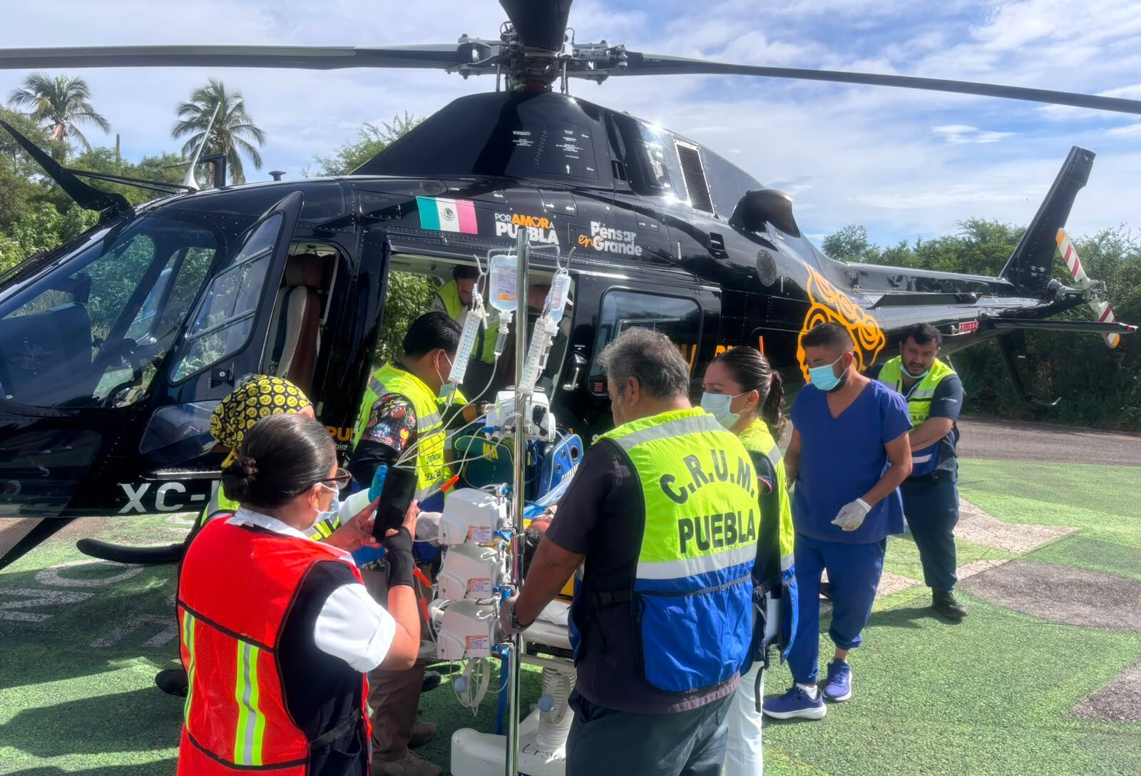 Gobierno de Puebla, traslado aéreo, paciente, Acatlán de Osorio, Hospital de Traumatología IMSS-Bienestar