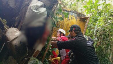 volcadura, accidente, prensado, Xicotepec de Juárez, barranco, volcadura, Cruz Roja