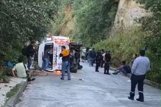 volcadura, transporte público, Teziutlán, lesionados, accidente
